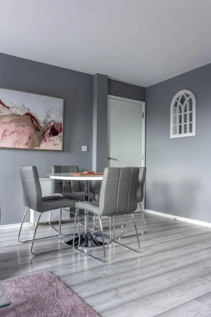 Appartamento Guestready - Royal Canal Park Chic Getaway Dublino